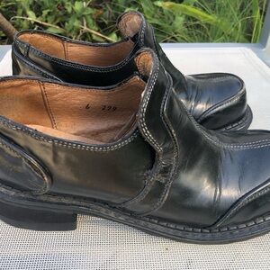 Women’s Size 6 Black Leather Fluevog Shoes